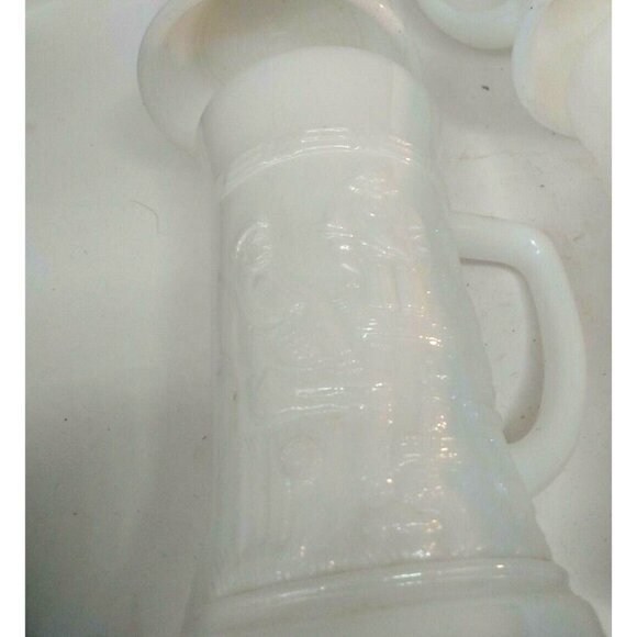 Federal, Milk Glass, Beer Steins Set of 4, Vintage, Raised Motif Pub Scene 60s - Picture 7 of 10